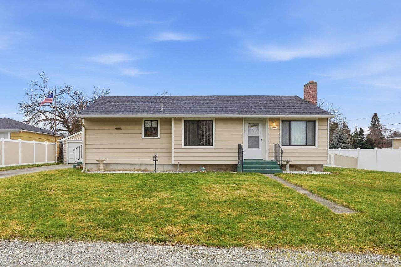 1016 N Rudolf Rd, Spokane, WA 99206 Main Photo