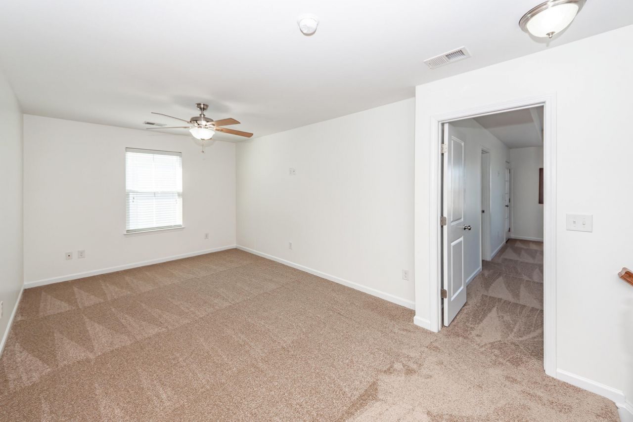 127 Glenspring Drive Photo 18