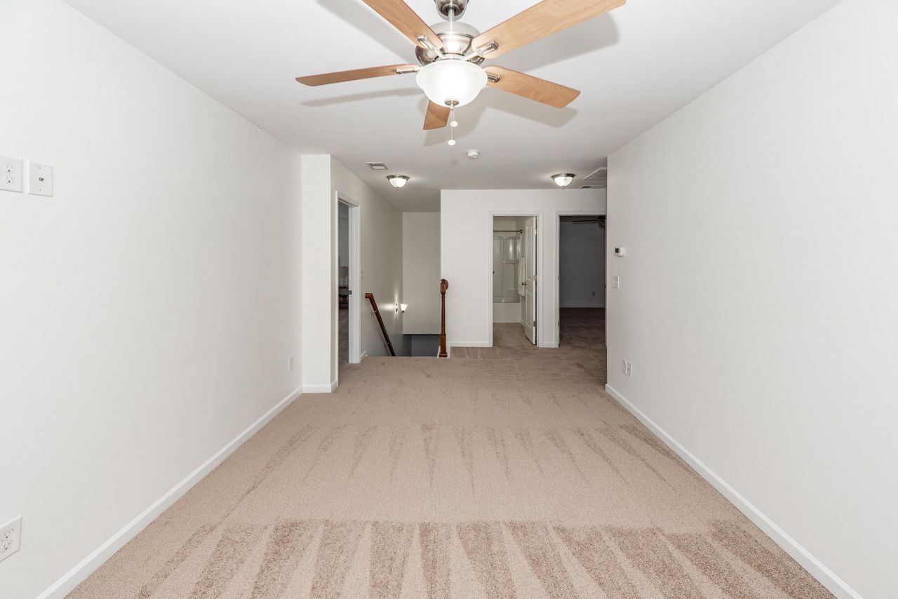 127 Glenspring Drive Photo 19