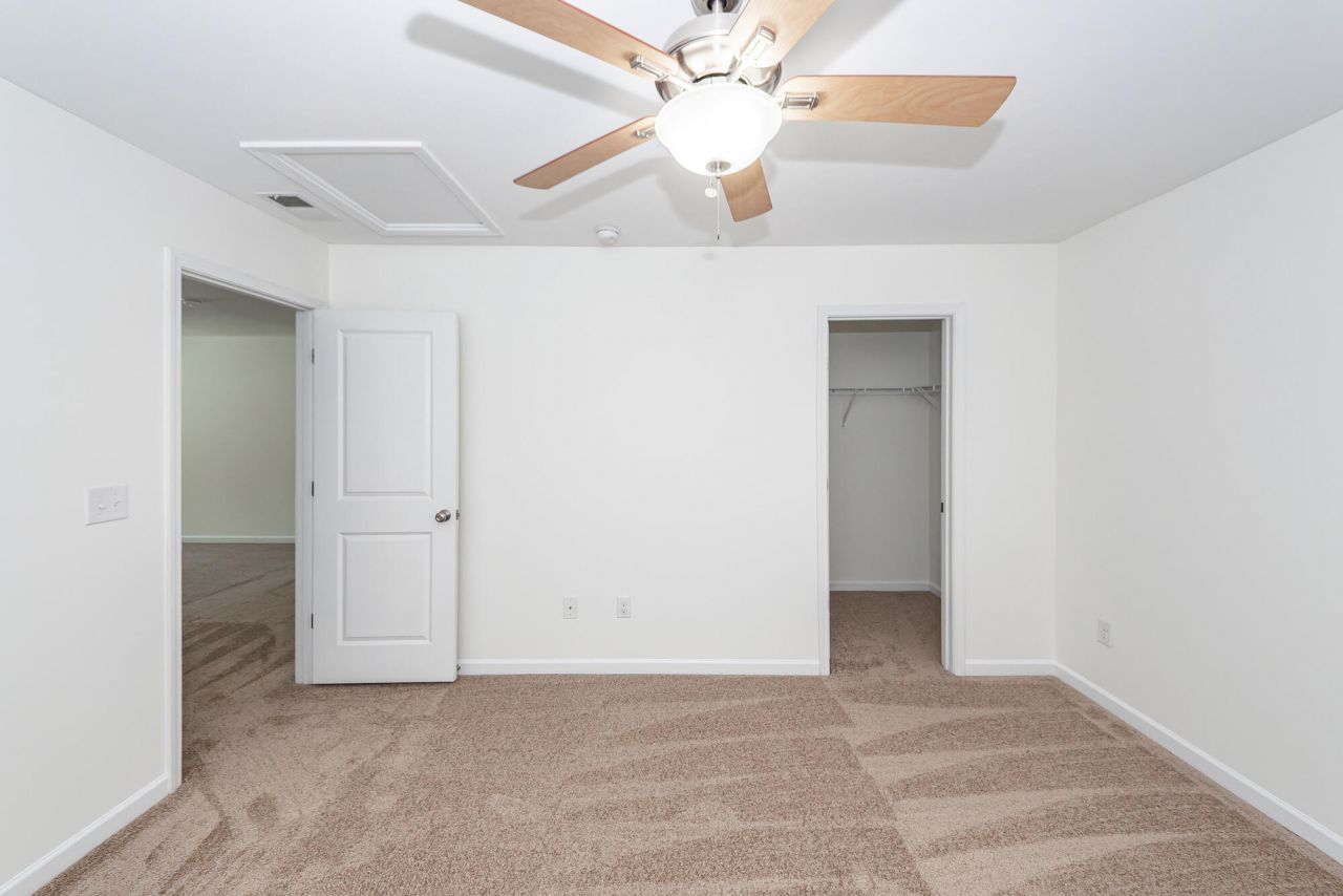 127 Glenspring Drive Photo 34