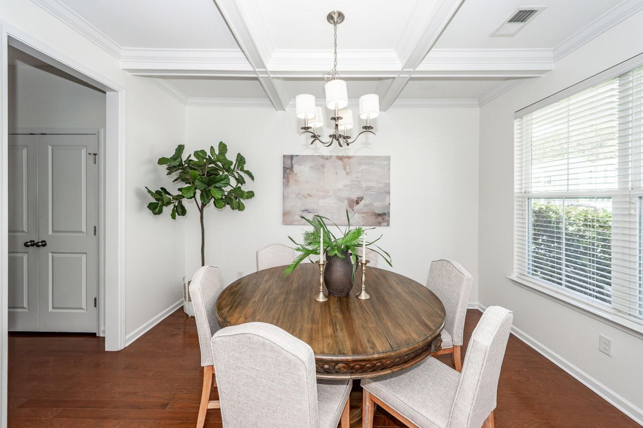 127 Glenspring Drive Photo 4