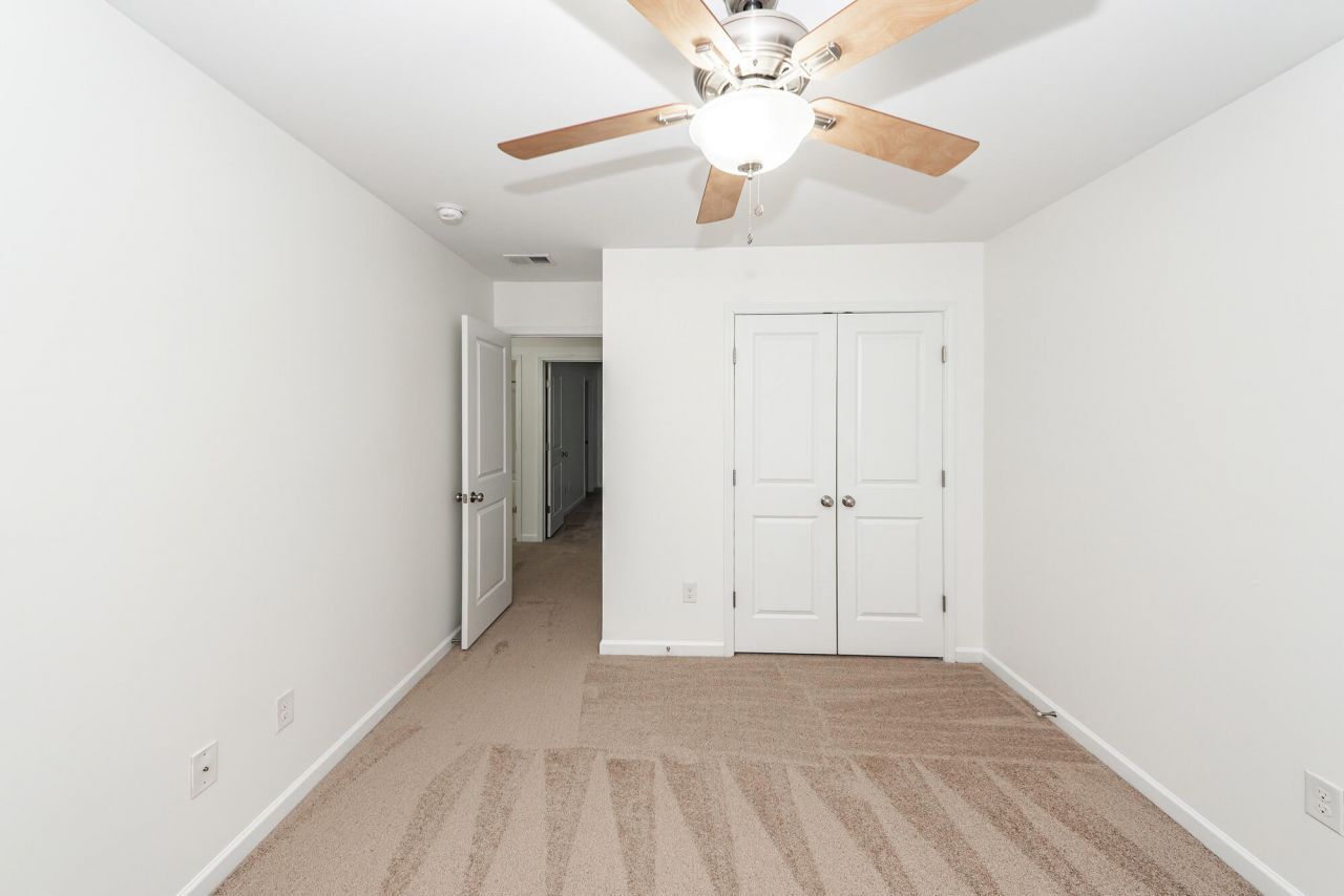 127 Glenspring Drive Photo 40