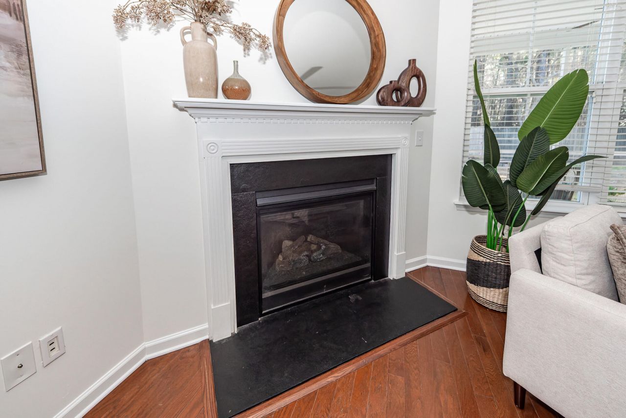 127 Glenspring Drive Photo 9