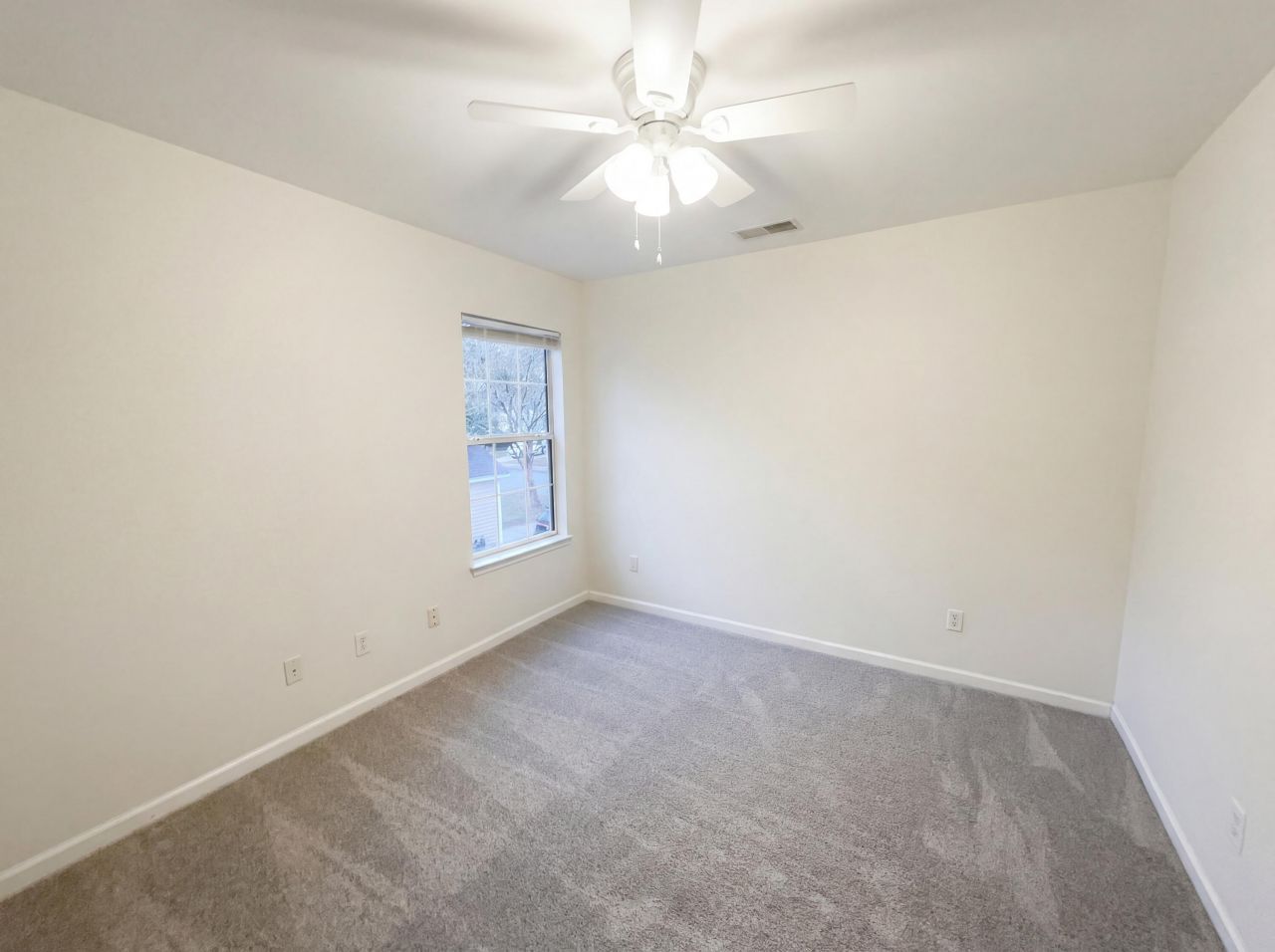 4860 Hearthside Drive Photo 10