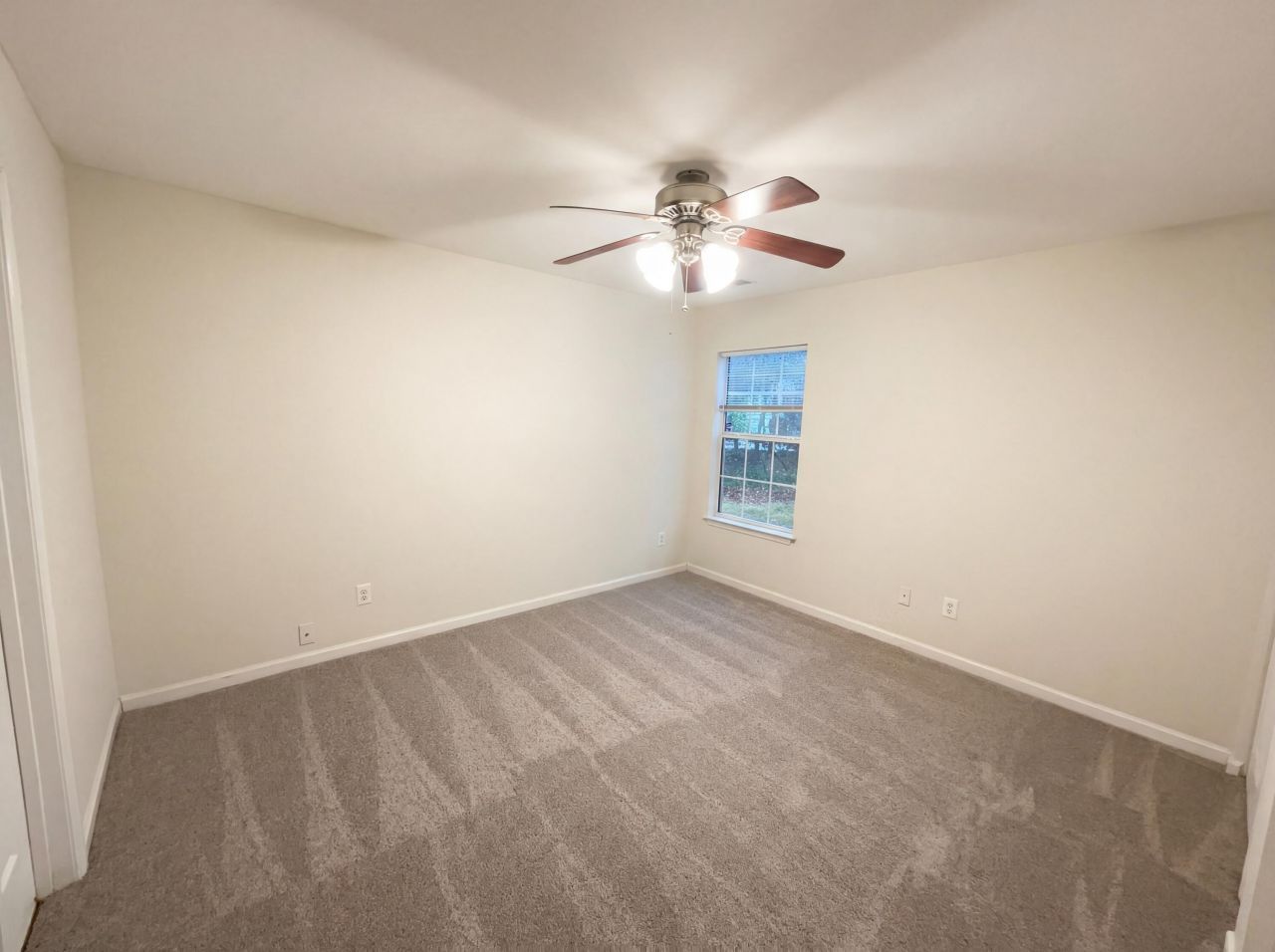 4860 Hearthside Drive Photo 12