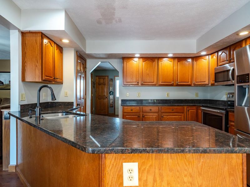 825 Chaucer Lane, Tipp City, OH 45371 Photo 16