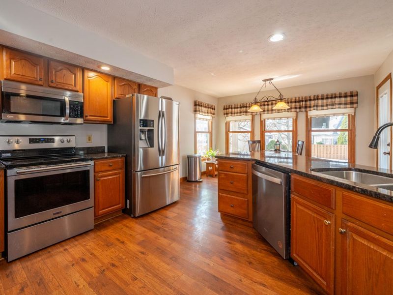 825 Chaucer Lane, Tipp City, OH 45371 Photo 3