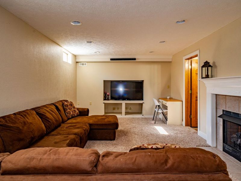 825 Chaucer Lane, Tipp City, OH 45371 Photo 52