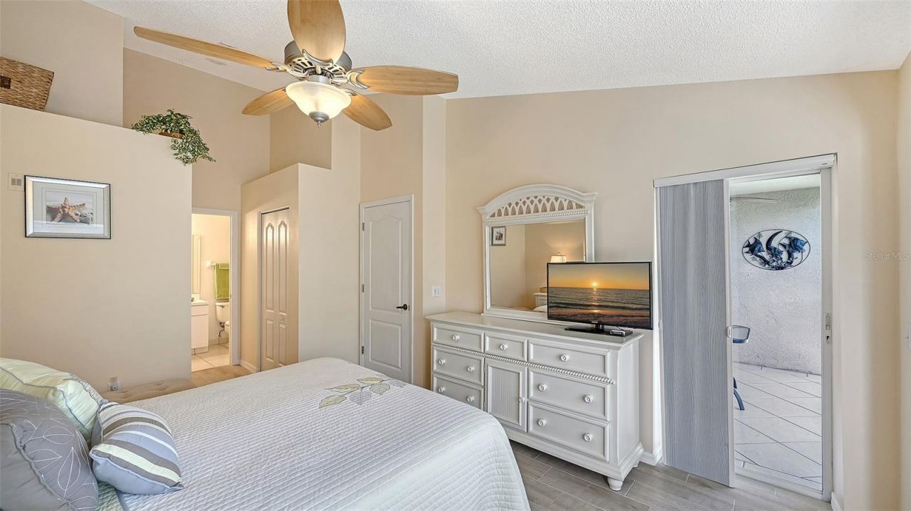 4655 Tower Hill Lane, Unit 2422, Sarasota, FL 34238 Photo