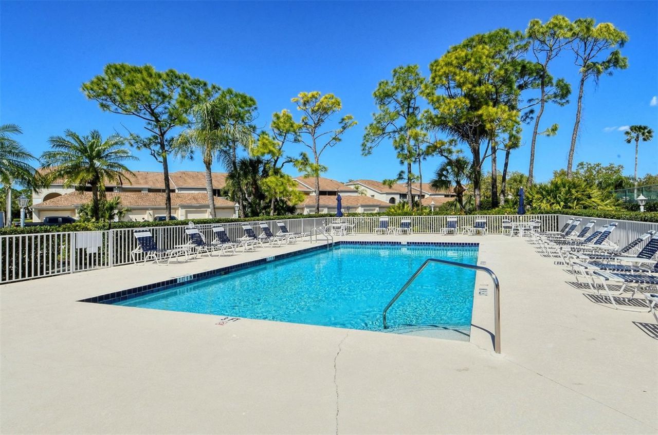 4655 Tower Hill Lane, Unit 2422, Sarasota, FL 34238 Photo