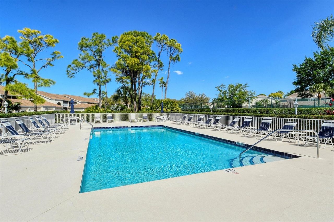 4655 Tower Hill Lane, Unit 2422, Sarasota, FL 34238 Photo