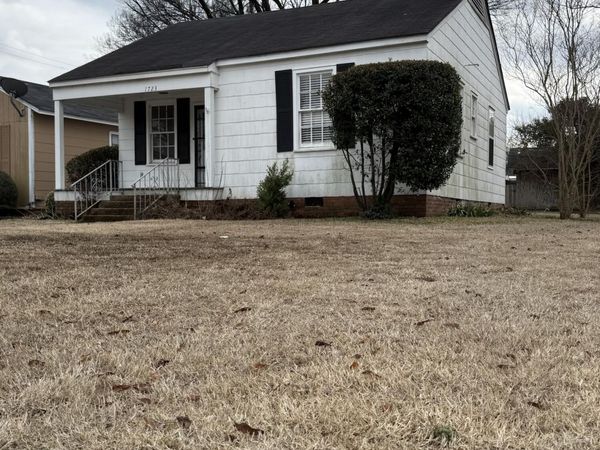 1723 Riverside Avenue, Clarksdale, MS 38614