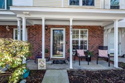 8097 Shadow Oak Drive photo 4