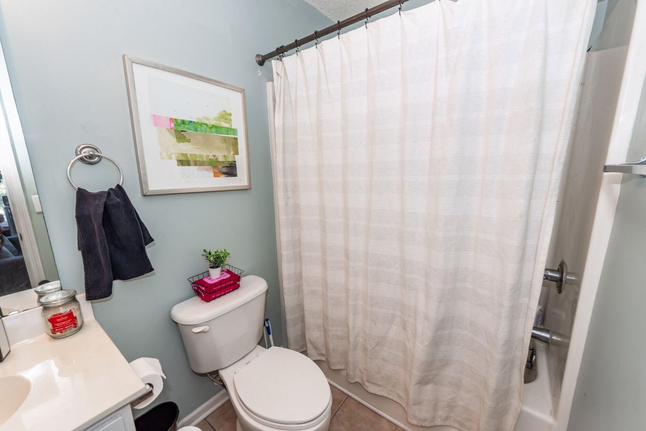 8097 Shadow Oak Drive Photo 24