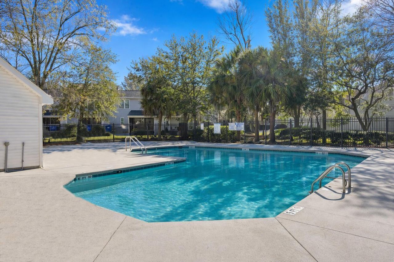 8097 Shadow Oak Drive Photo 32