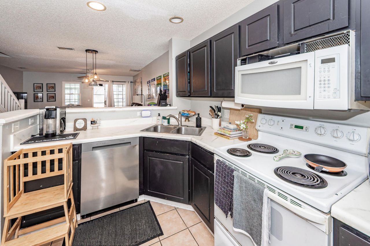 8097 Shadow Oak Drive Photo 8