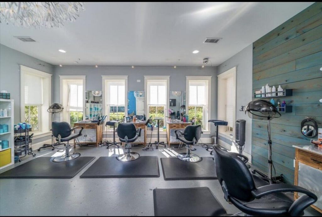 700 S Shelmore Boulevard Photo 13