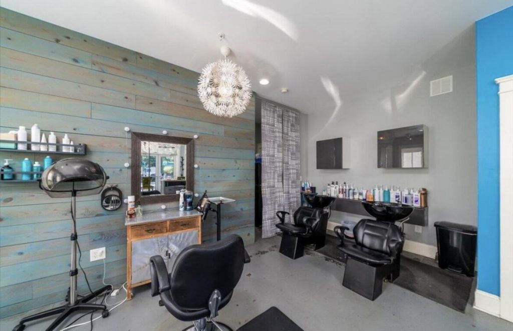 700 S Shelmore Boulevard Photo 14