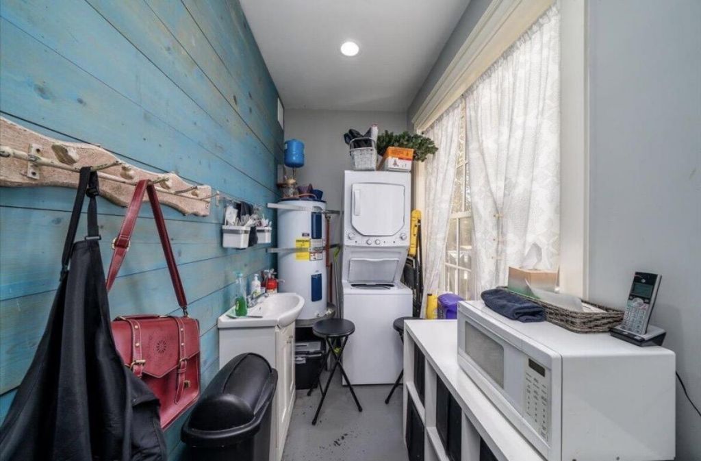 700 S Shelmore Boulevard Photo 15