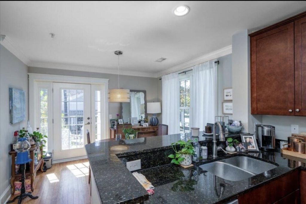 700 S Shelmore Boulevard Photo 23