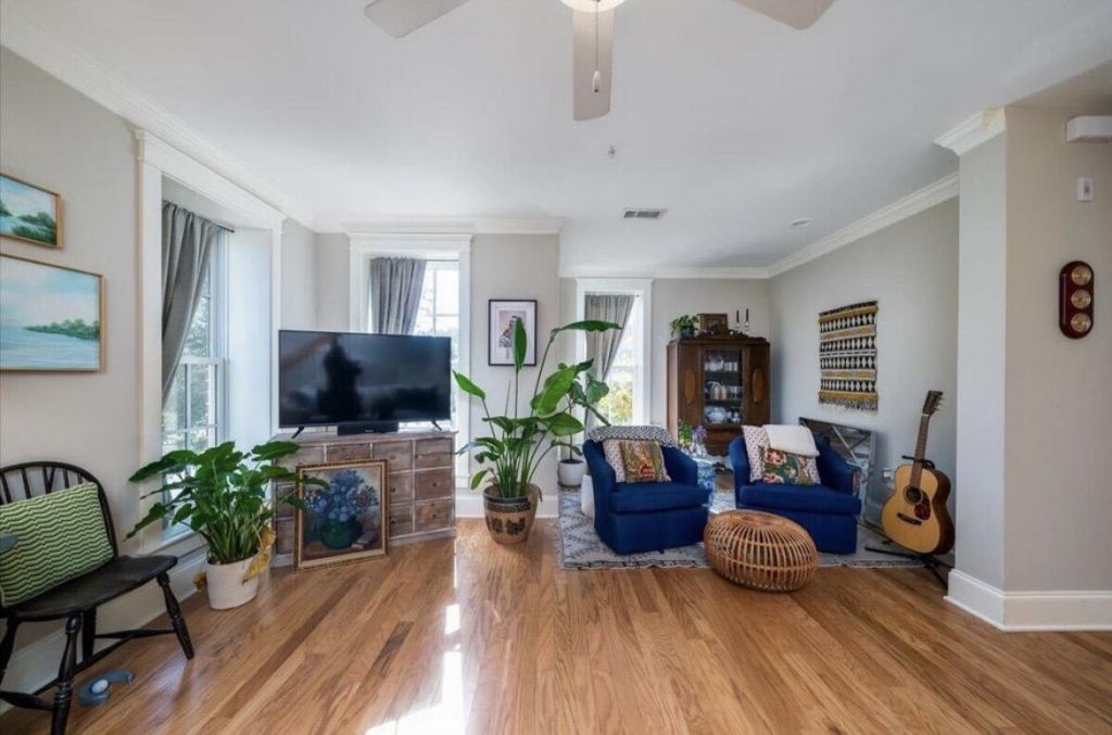 700 S Shelmore Boulevard Photo 28