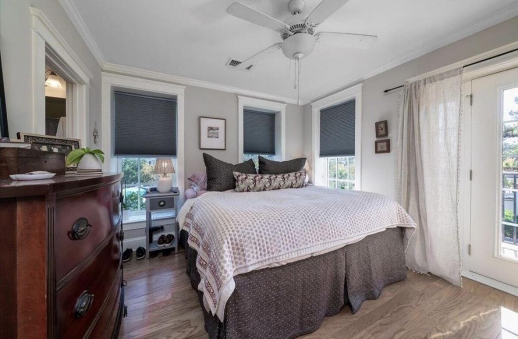 700 S Shelmore Boulevard Photo 31