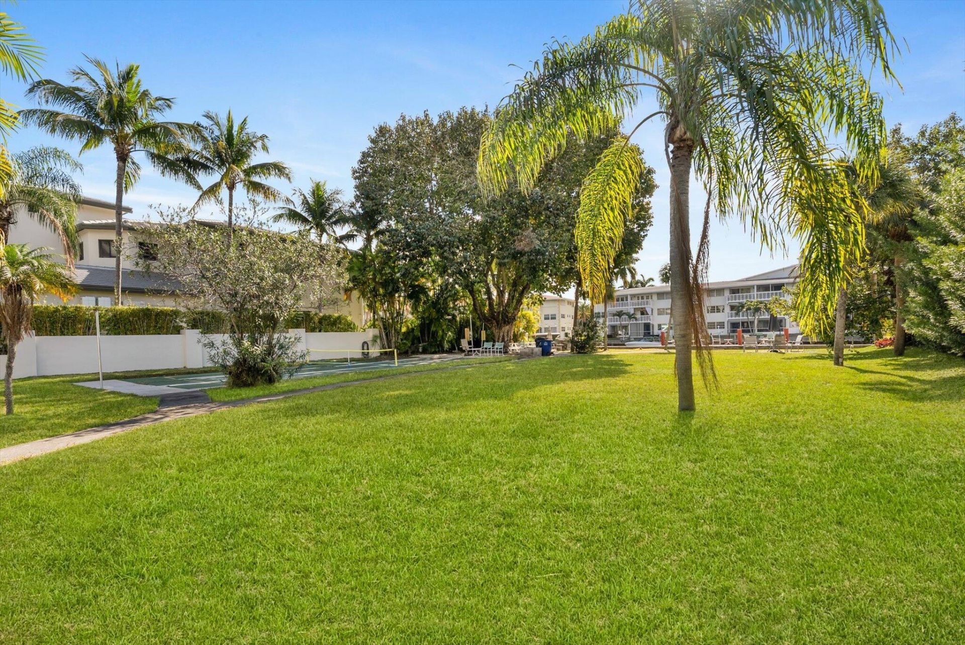 501 Blue Heron Drive, Unit 221-a, Hallandale Beach, FL 33009 Photo