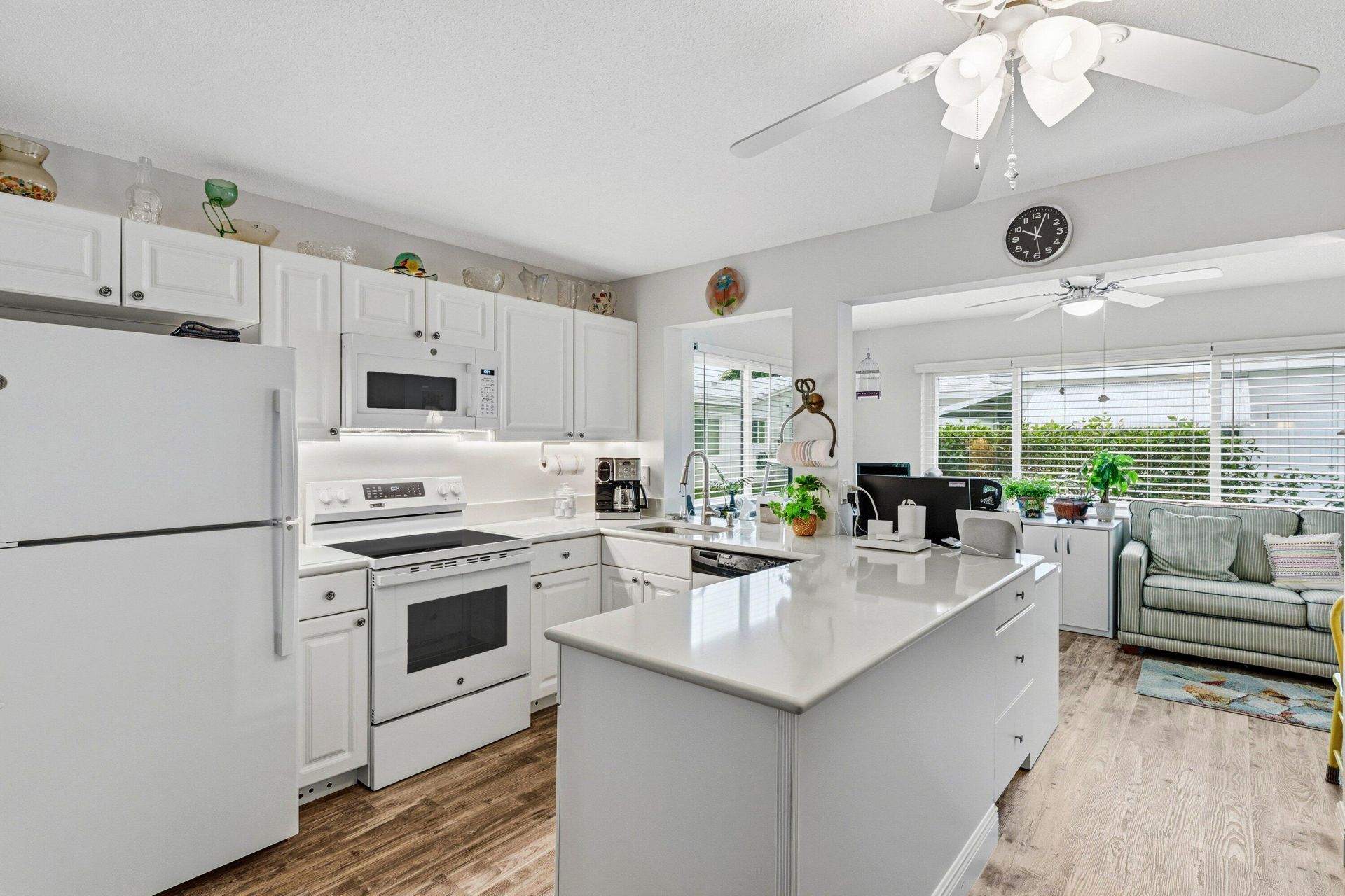 527 SW 16th Street, Boynton Beach, FL 33426 Photo