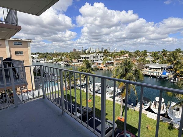 1731 SE 15th St, Unit 503, Fort Lauderdale, FL 33316