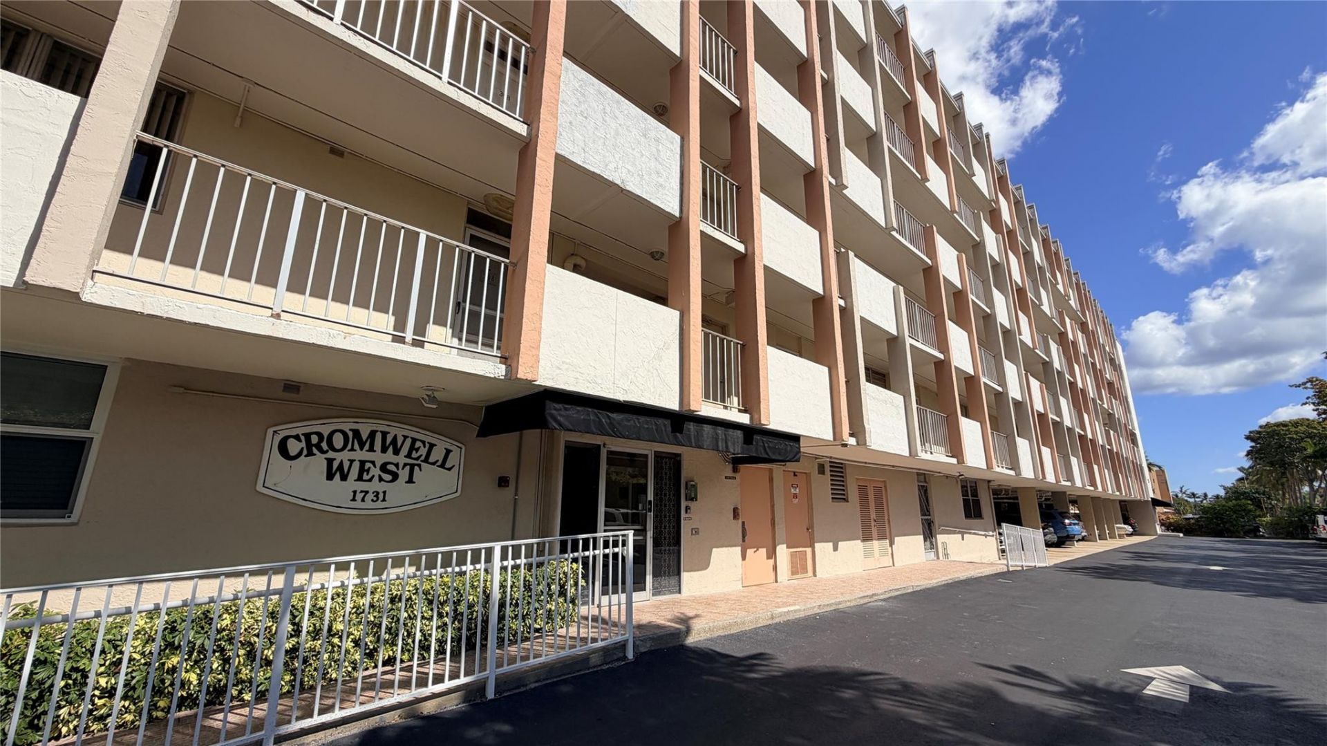 1731 SE 15th Street, Unit 503, Fort Lauderdale, FL 33316 Photo