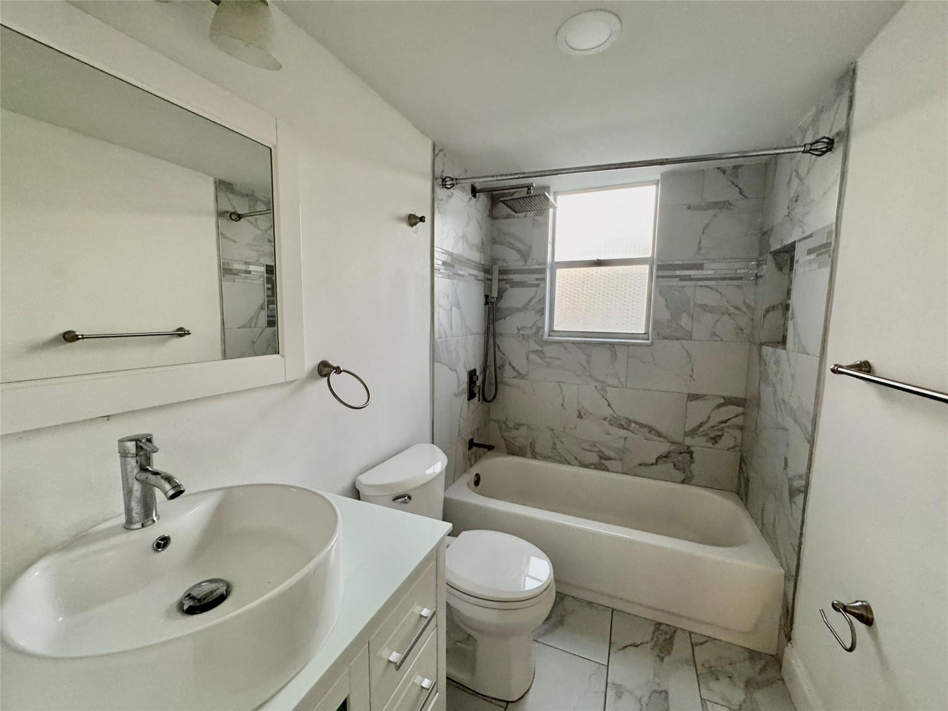 2821 Somerset Drive, Unit 216, Lauderdale Lakes, FL 33311 Photo