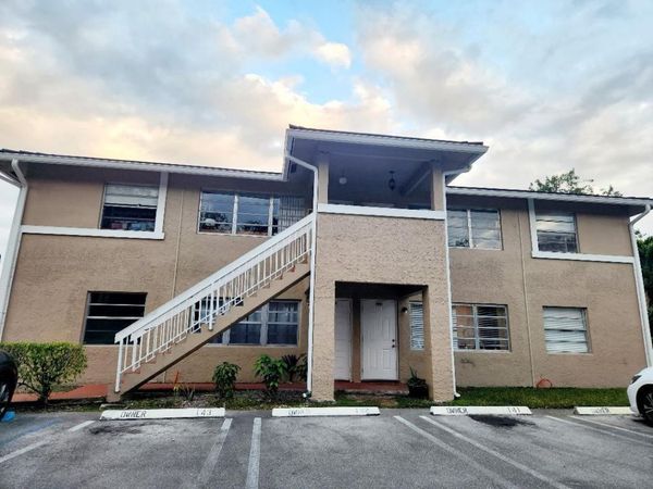 10234 Twin Lakes Drive, Unit 16-d, Coral Springs, FL 33071