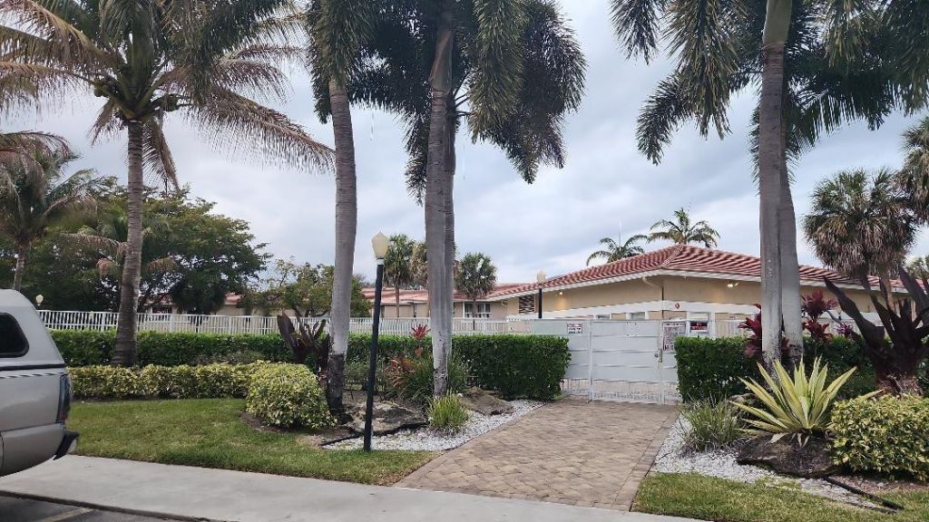 10234 Twin Lakes Dr, Unit 16-D, Coral Springs, FL 33071 Photo