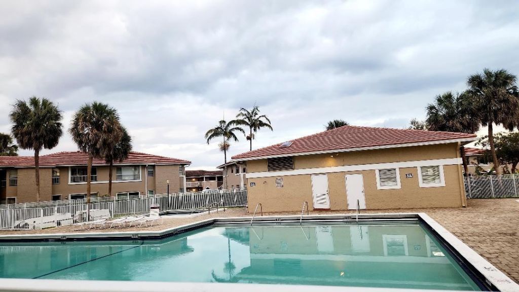 10234 Twin Lakes Dr, Unit 16-D, Coral Springs, FL 33071 Photo