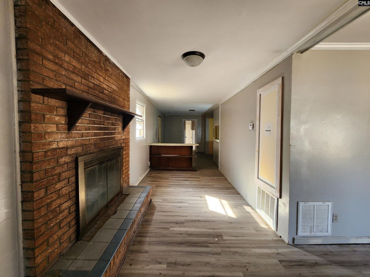 1004 Porter Street  Photo 5