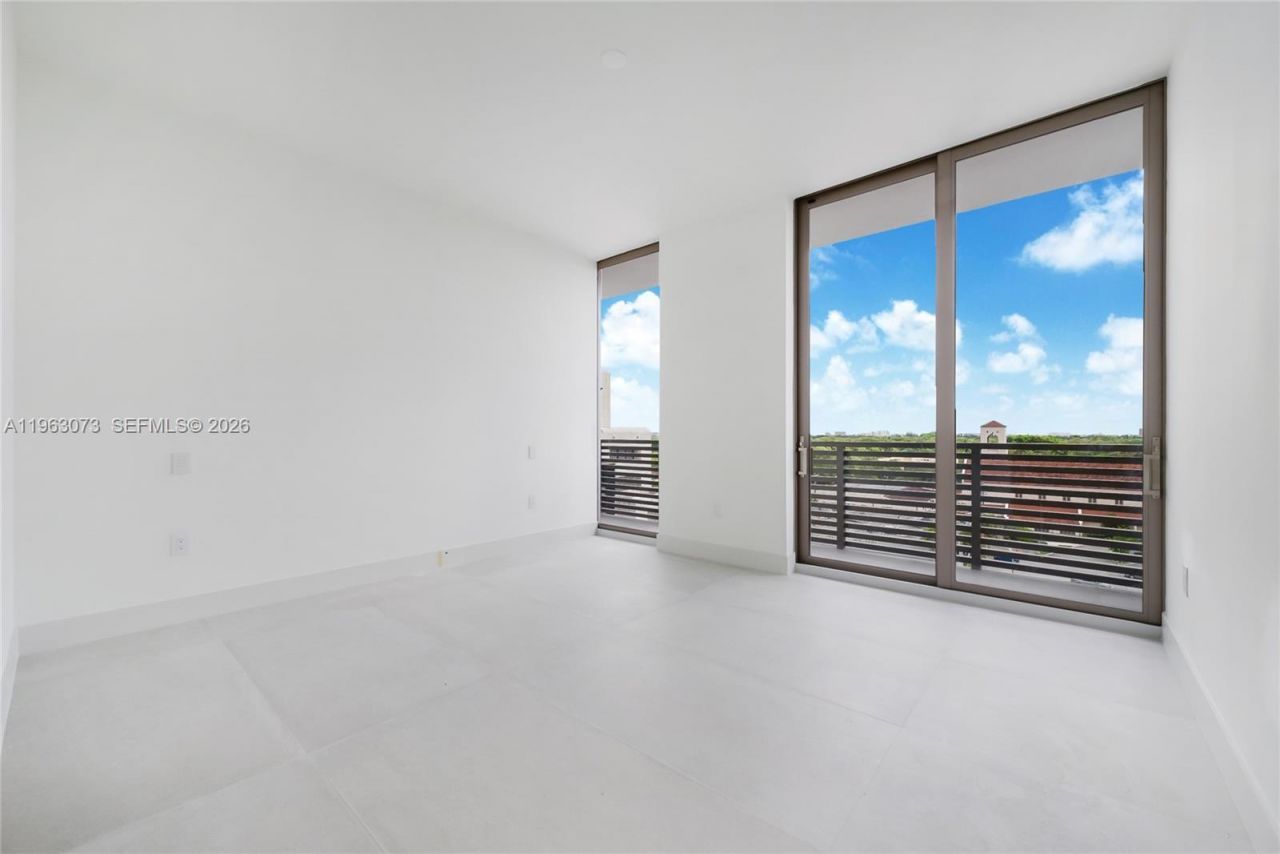 515 Valencia Ave, Unit 703, Coral Gables, FL 33134 Photo