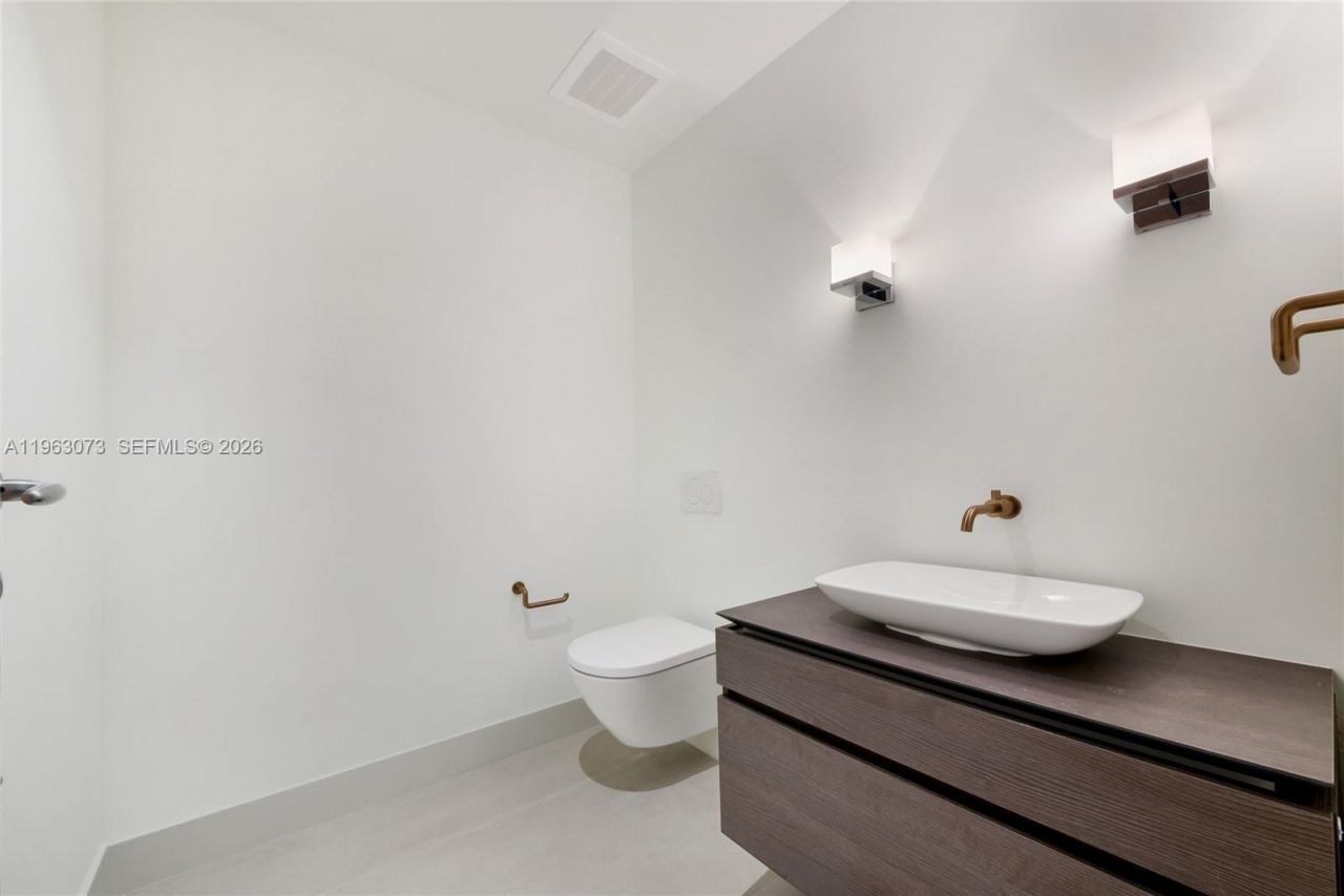 515 Valencia Ave, Unit 703, Coral Gables, FL 33134 Photo