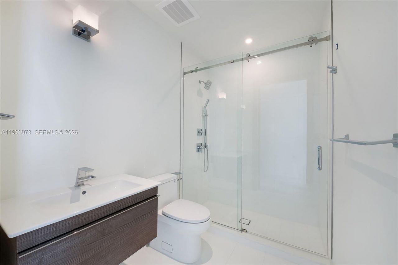 515 Valencia Ave, Unit 703, Coral Gables, FL 33134 Photo