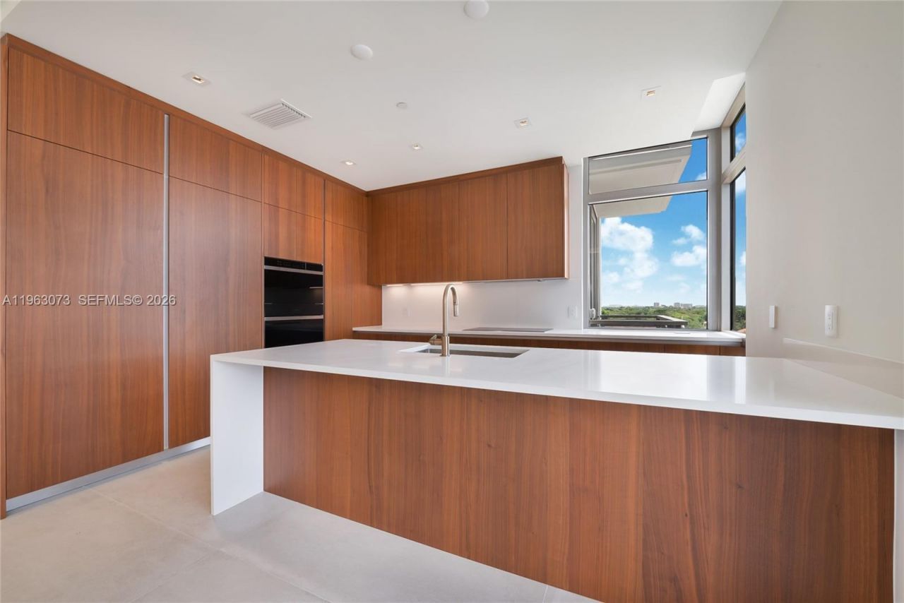 515 Valencia Ave, Unit 703, Coral Gables, FL 33134 Photo