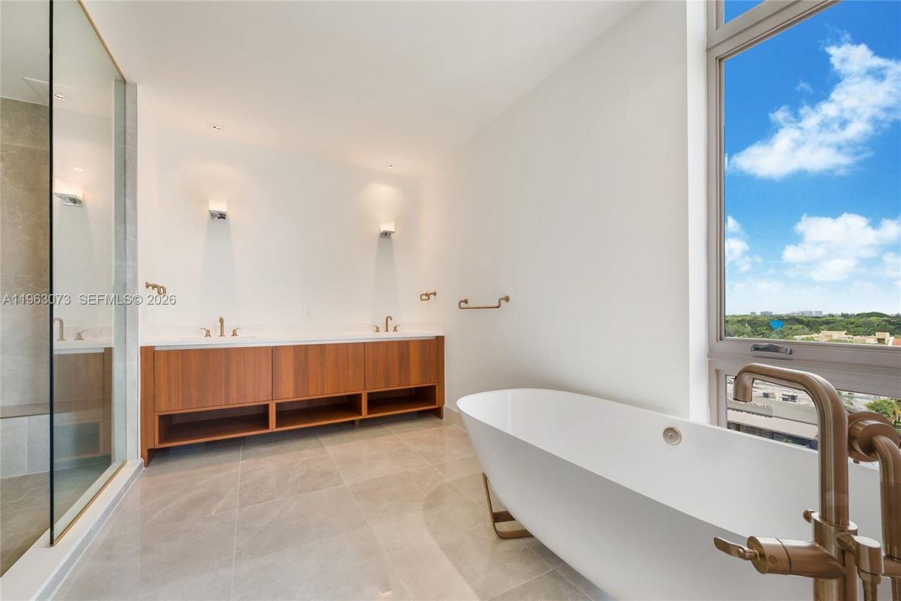515 Valencia Ave, Unit 703, Coral Gables, FL 33134 Photo