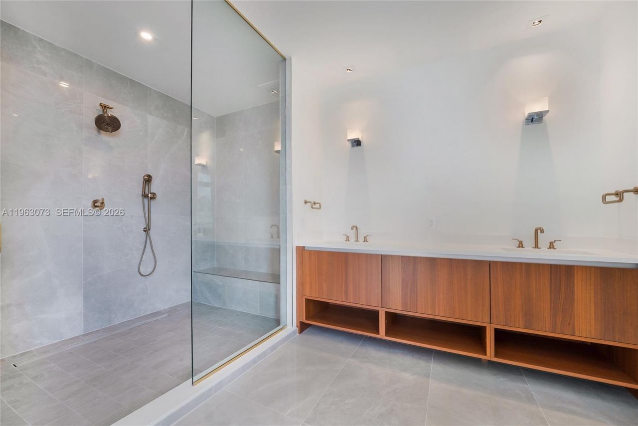 515 Valencia Ave, Unit 703, Coral Gables, FL 33134 Photo