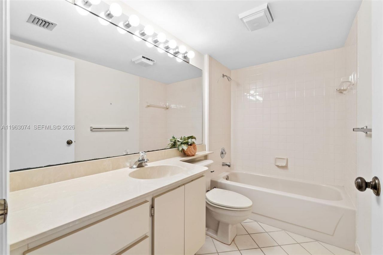 2811 Village Blvd , Unit 404, West Palm Beach, FL 33409 Photo