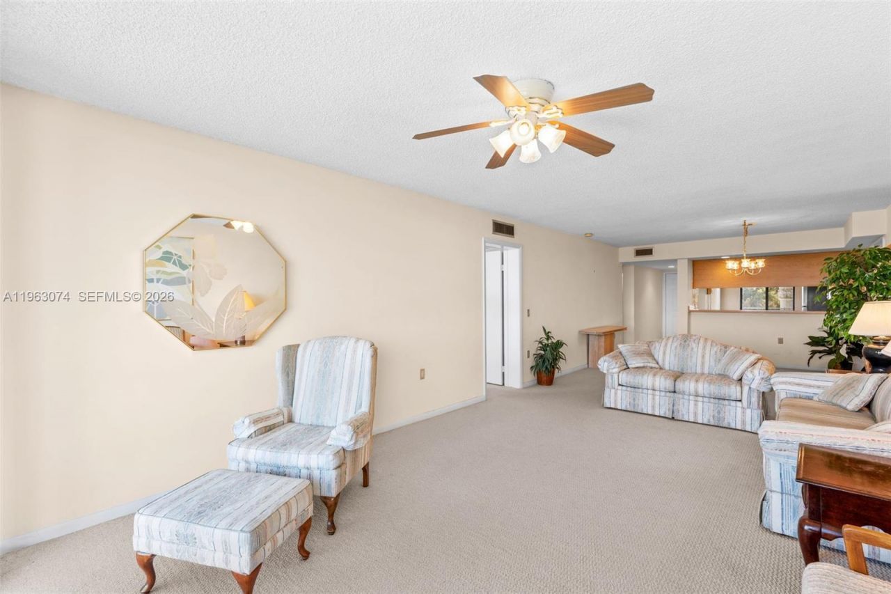 2811 Village Blvd , Unit 404, West Palm Beach, FL 33409 Photo