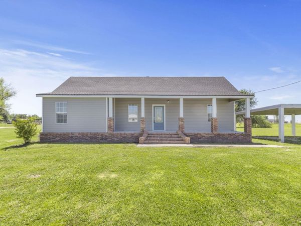 151 Ednas Rd, Lake Charles, LA 70607