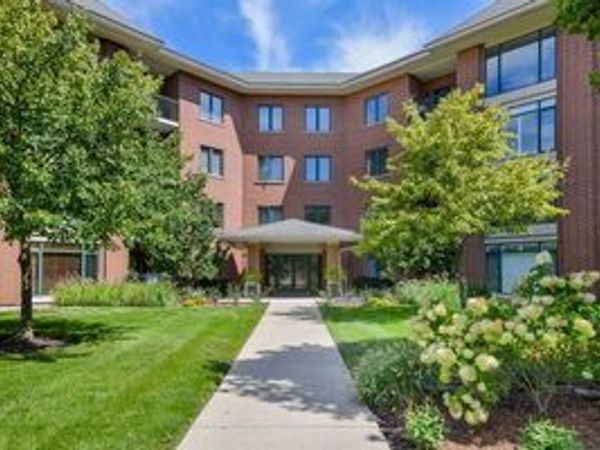 875 E 22nd Street, Unit 204, Lombard, IL 60148