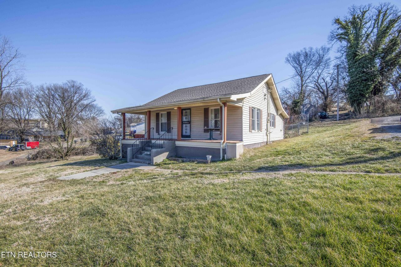 1945 Massachusetts Ave, Knoxville, TN 37921 Main Photo
