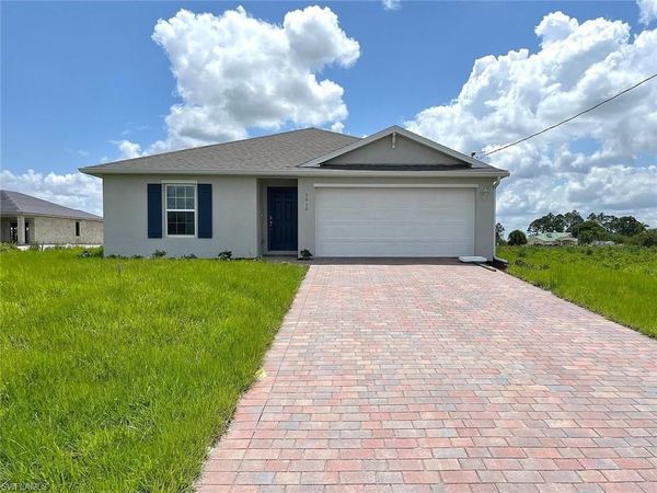 9018 S CASTLE CIR, LABELLE, FL 33935