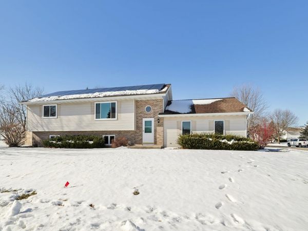 888 N Thompson Road, Sun Prairie, WI 53590
