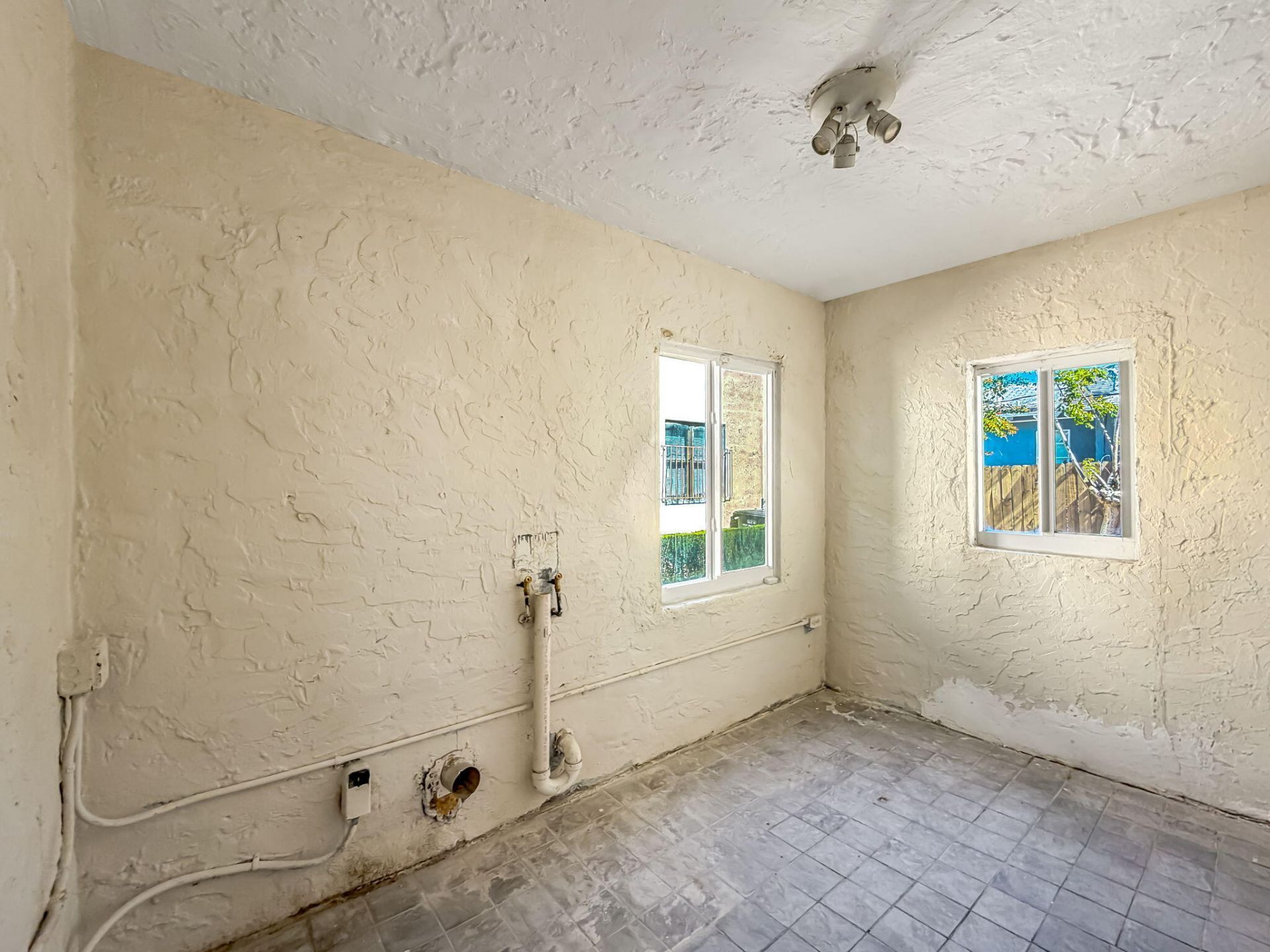 619 30th Street, West Palm Beach, FL 33407 Photo