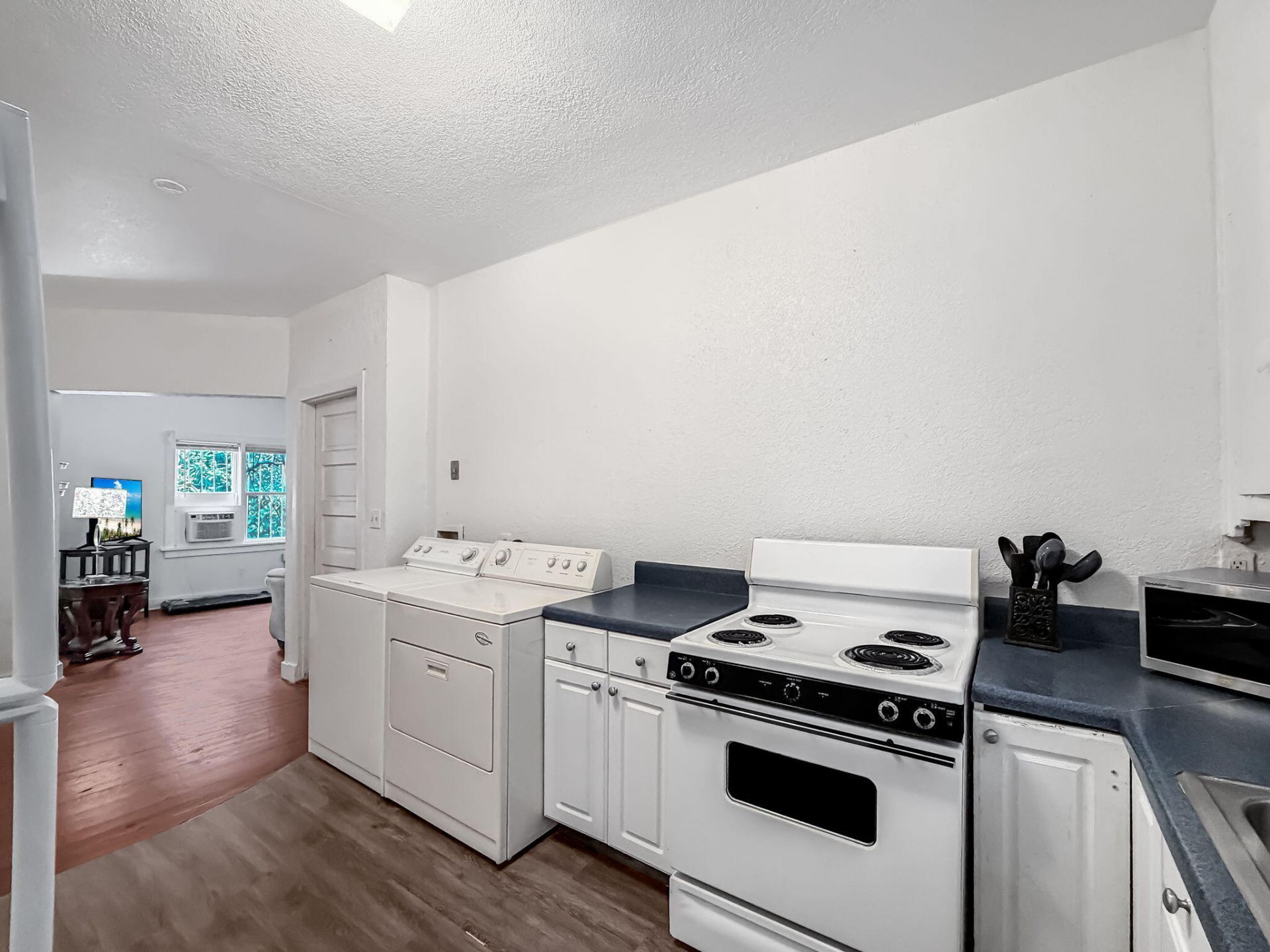 619 30th Street, West Palm Beach, FL 33407 Photo